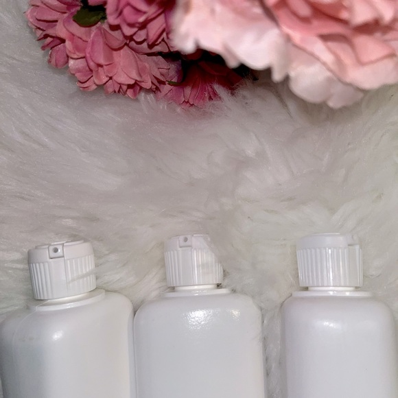 • Clinique Beyond Perfecting Foundation + Concealer CN 58 Honey - Picture 3 of 6